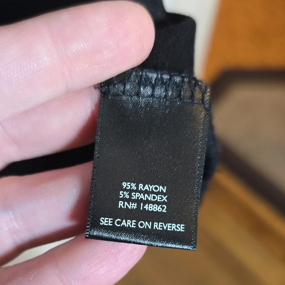 103 Torrid Womens 2 2X Elegant Black Long Sleeve Tee With Gold Chain On Shoulder - Picture 6 of 7